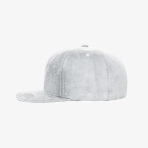 Boné snapback aba reta em veludo cinza claro - Lateral